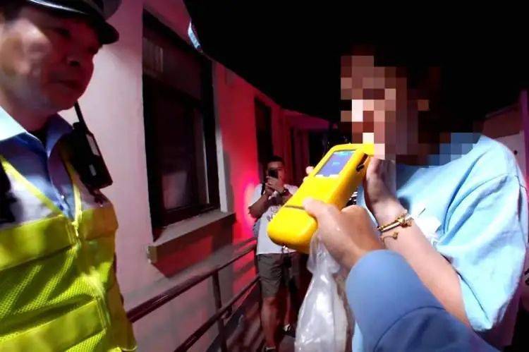 皇冠信用網登2登3
_上海一女子开车肇事后皇冠信用網登2登3
，第一件事竟是逃回家喝酒……已被刑拘！