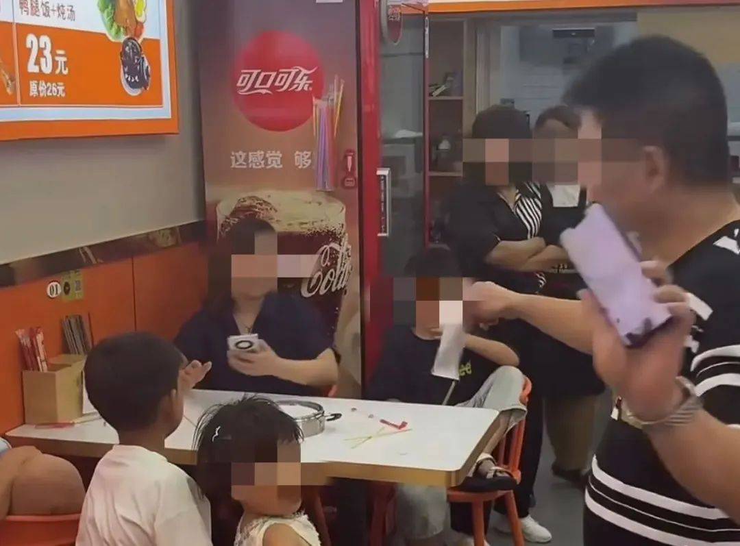 爱沙尼亚乙组联赛_郑州“续面事件”面馆关门爱沙尼亚乙组联赛，老板引争议后致歉！快评：切忌“过早站队”，更不该“按键伤人”