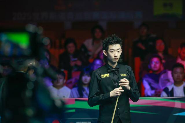 皇冠信用盘代理
_吴宜泽10比6击败希金斯首夺排名赛冠军 成中国第十位排名赛冠军得主