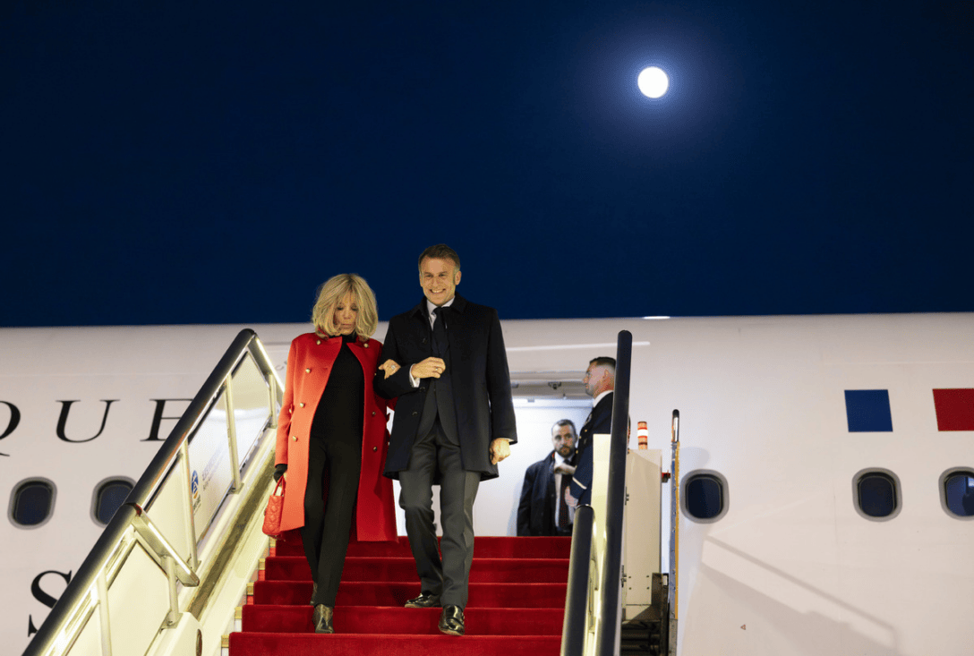 皇冠信用最新地址
_马克龙抵京后发文:很高兴对中国进行第四次国事访问