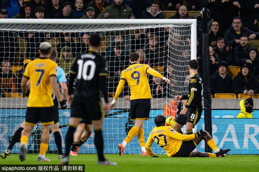 皇冠信用網如何申请
_阿莫林的换人决策引发争议:曼联在关键时刻为何选择防守皇冠信用網如何申请
?