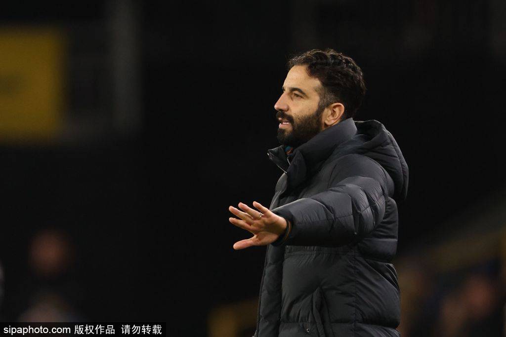 新2手机网站
_2700万用1年!曼联950万镑强挖阿莫林新2手机网站
,解雇还要付1000万剩余薪水