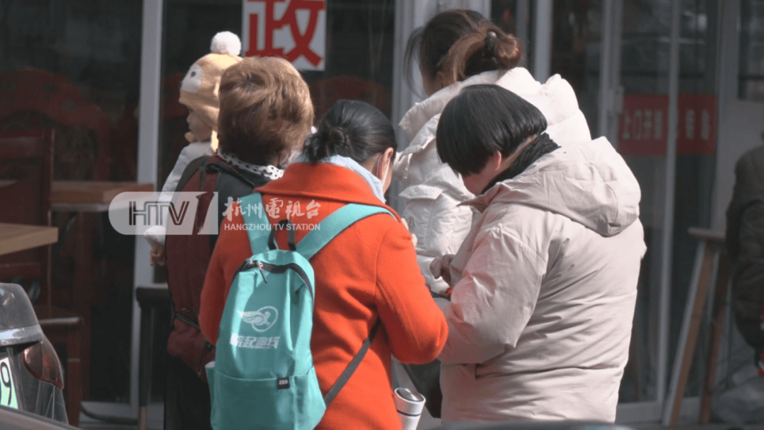 皇冠投注
_爆单皇冠投注
!杭州部分地区已约满!春节日薪500元仍供不应求