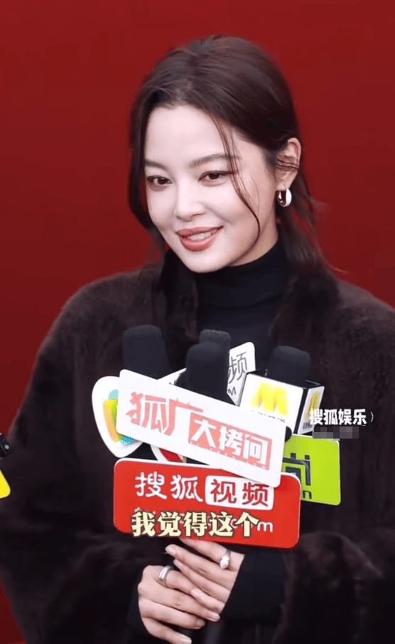 皇冠信用网代理
_辛芷蕾希望任何女性少听建议:没有任何一条建议是真正正确的